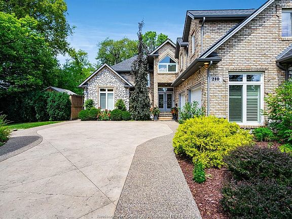 5th image of 210 Sandybrook Way