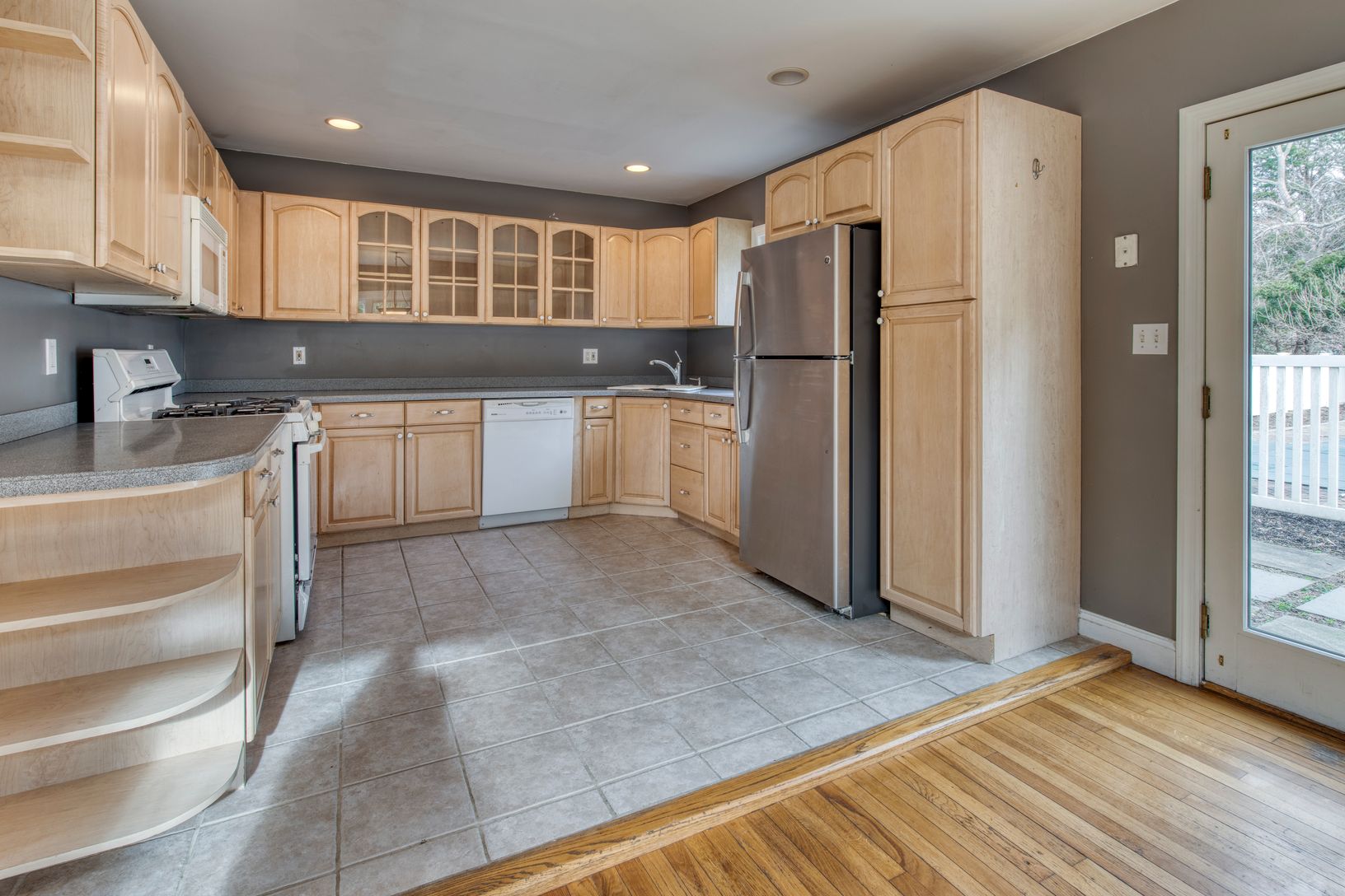  Large Classic Kitchen 