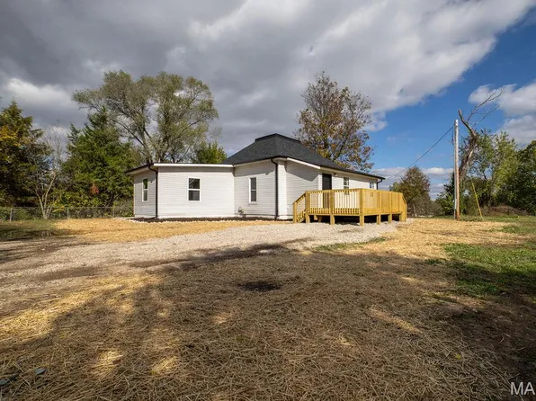 18042 Highway 32, Lebanon, MO 65536