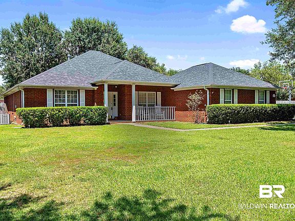 3rd image of 204 Manor Blvd