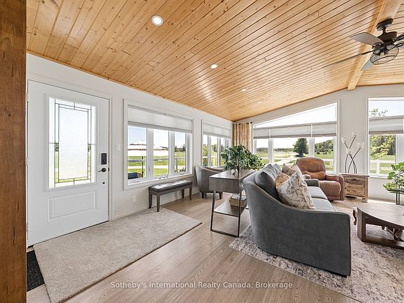 5th image of 362 McGarry Rd