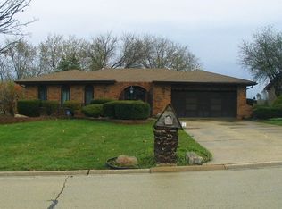 8118 Crestview Dr, Willow Springs, IL 60480