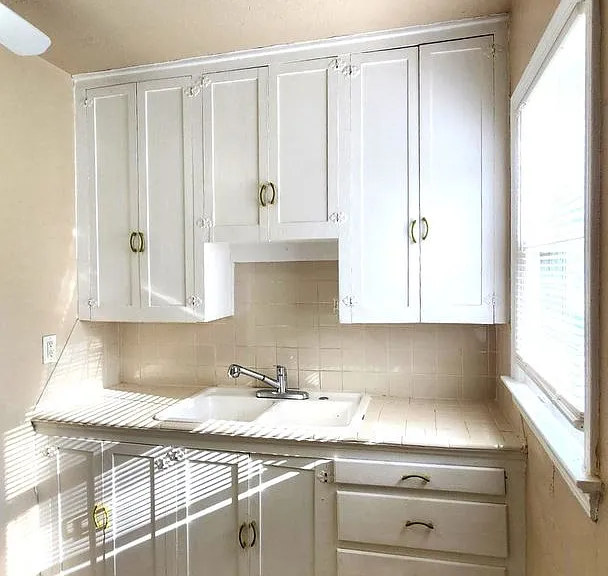 1017 N Tabor Ave — Photo 8