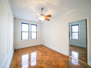 2559 Steinway St APT 2R, Astoria, NY 11103