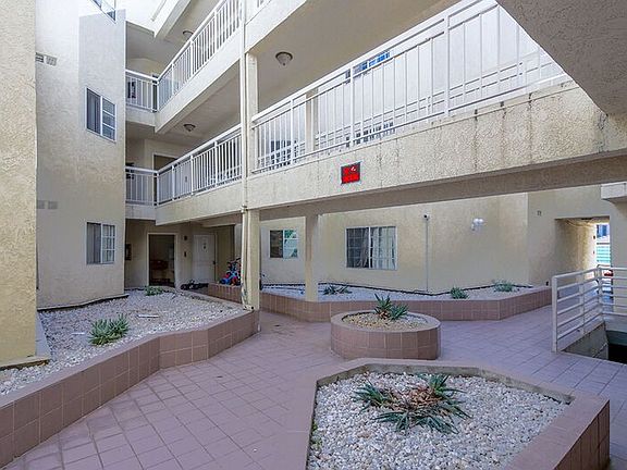 4th image of 456 Myrtle St #1