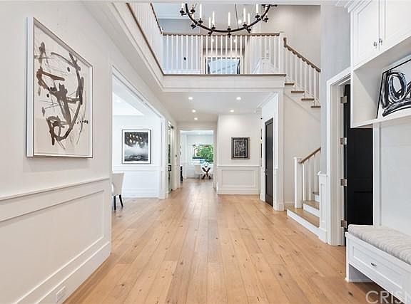 4th image of 23115 Mariano St