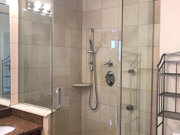 4th image of 1827 N California Ave Unit 4