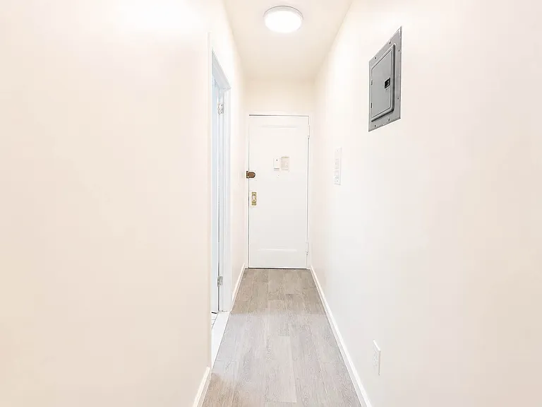 321 W 105th St #5C — Photo 8