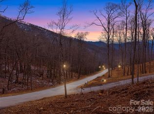 30 Mountain Air Dr, Burnsville, NC 28714