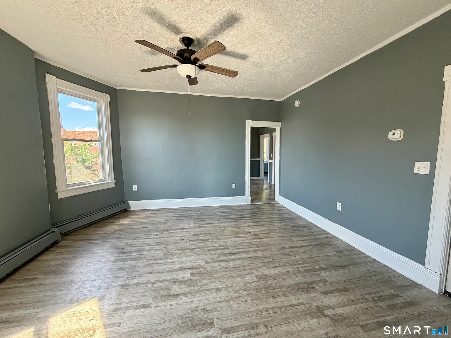 3 bed, 1.0 bath, 1148 sqft, $1,775 — Photo 3