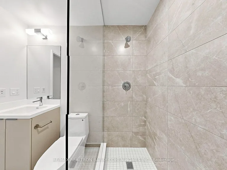 400 King St W #1922 — Photo 29