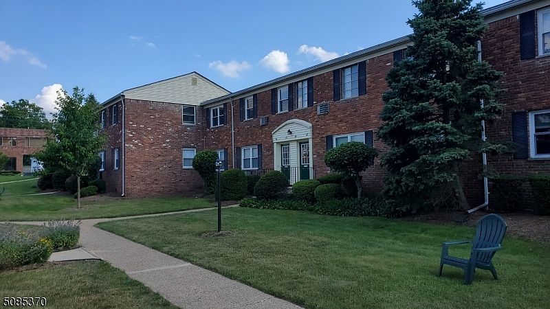 1st image of 63 Roseland Ave APT 43