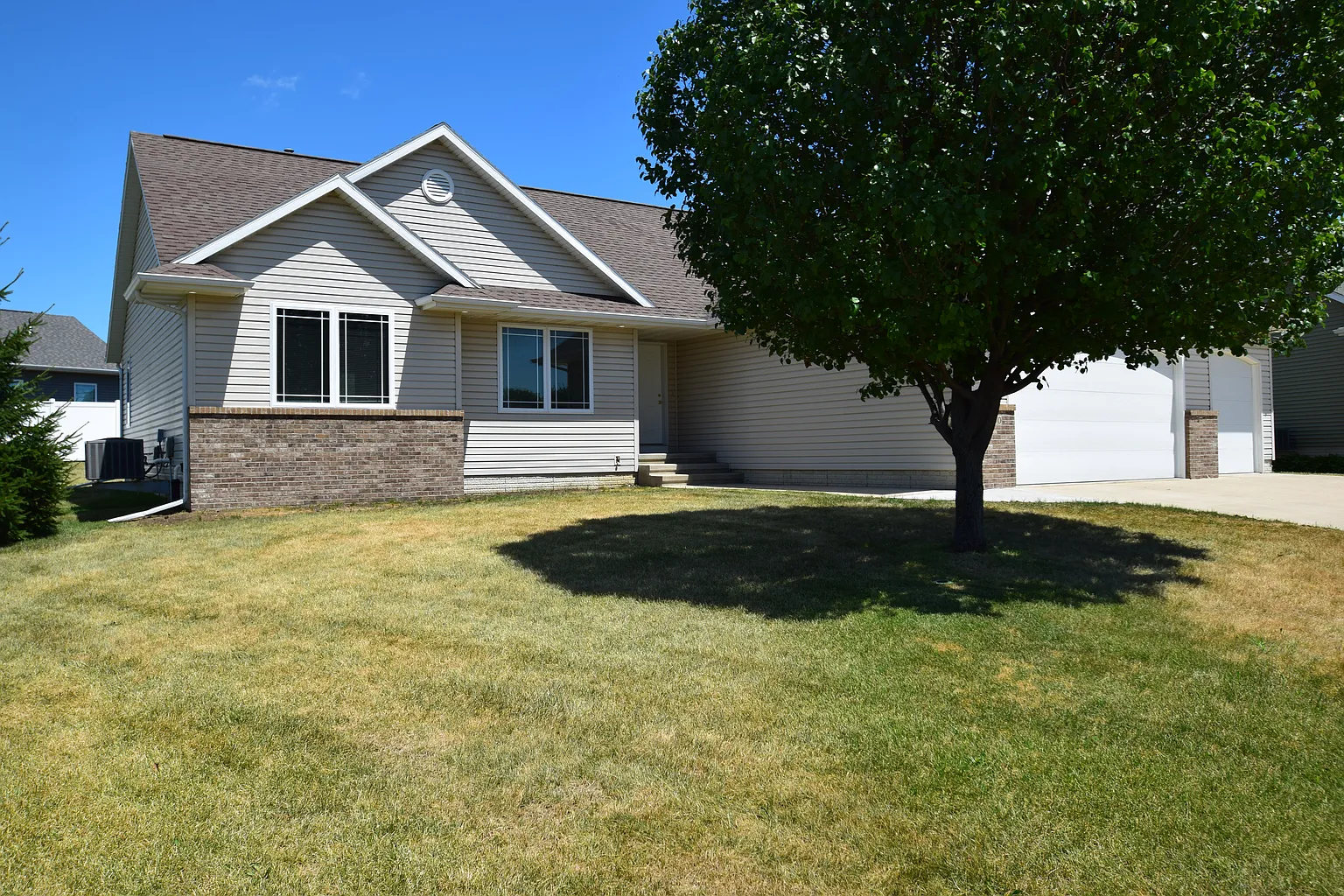 230 Meadow Breeze Ln photo 1