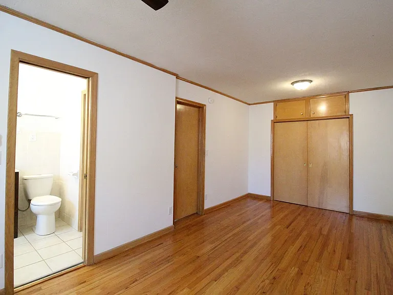 1312 W 39th St #1 — Photo 8