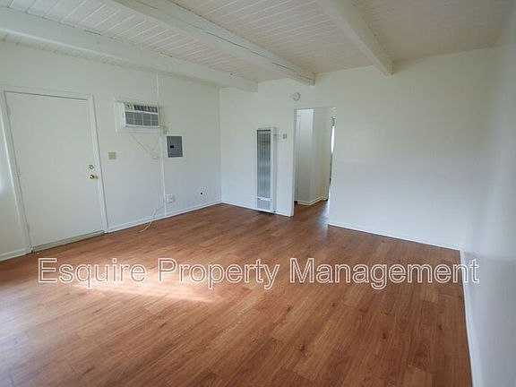 3rd image of 974 Ashland Ave APT 5