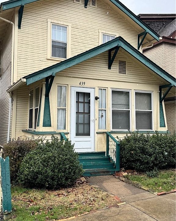 1st image of 439 Thompson Ave