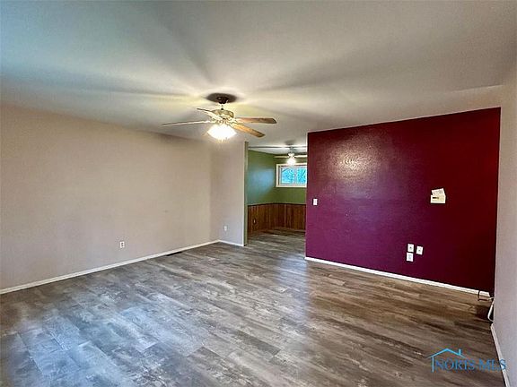 2nd image of 3008 Edgebrook Dr