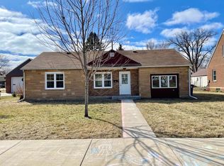 411 W Van Dusen St, Springfield, MN 56087