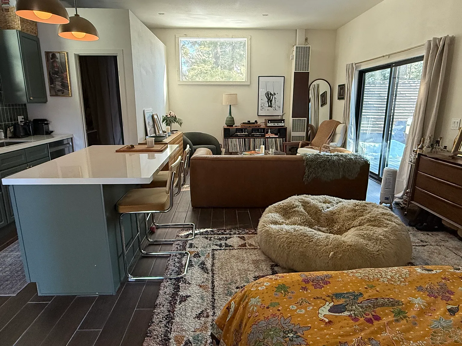 Studio, 580 sqft, $3,000 — Photo 2