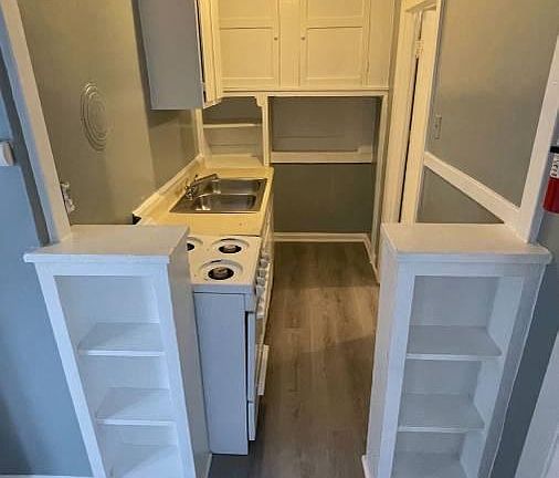 4th image of 115 W 39th St APT 307