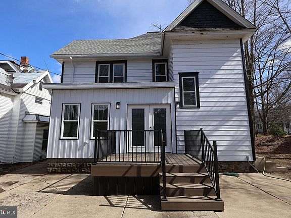 4th image of 506 S Main St