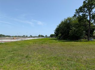 McKinney Dr, La Marque, TX 77568