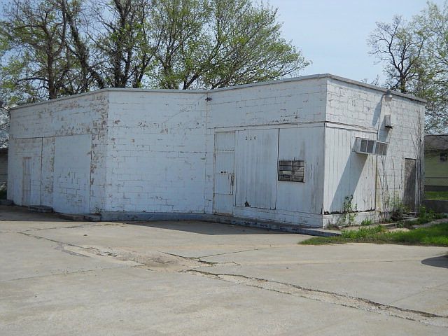 1st image of 230 W 1st St