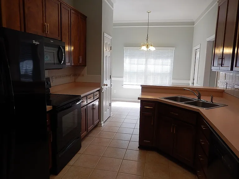 1858 Vineland Ln — Photo 17