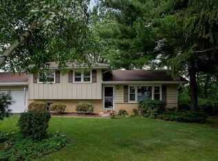 28W610 Lester St, West Chicago, IL 60185