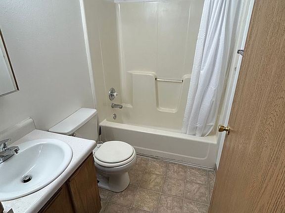 3rd image of 208 Glenda Dr #220-7