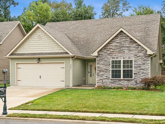 2nd image of 3694 Fox Tail Dr