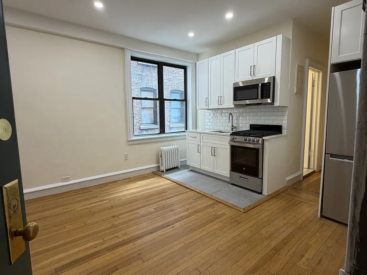 350 West 55th Street — Photo 2