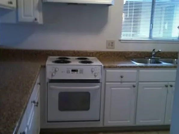 301 Van Buren St APT 19, Monterey, CA 93940