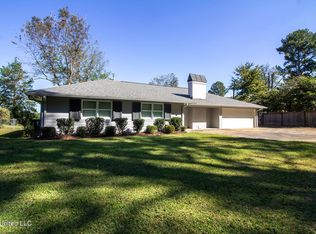 624 Lake Cavalier Rd, Madison, MS 39110