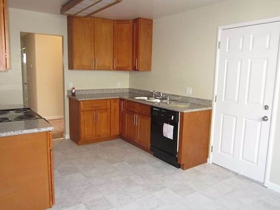 3rd image of 1297 Balsam Way