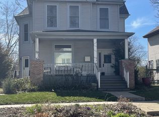 709 E Grove St, Bloomington, IL 61701