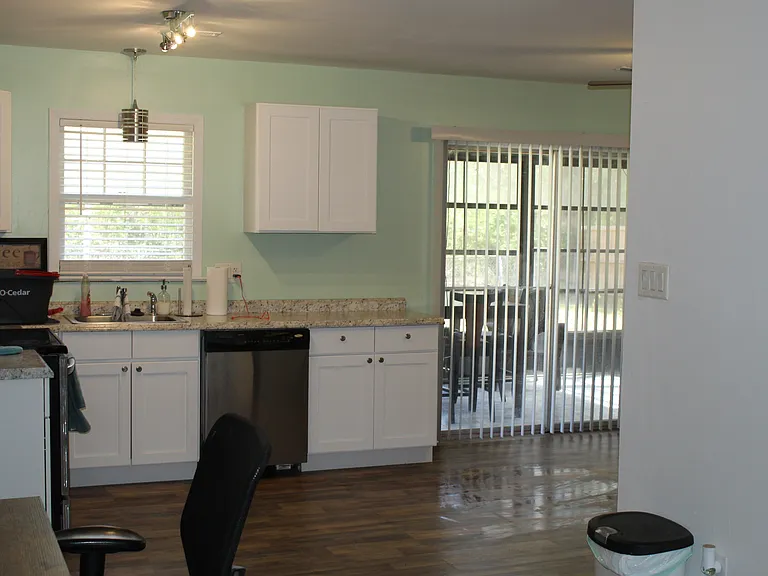305 Sprucewood Dr — Photo 5