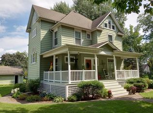 150 N Elm St, Waterman, IL 60556