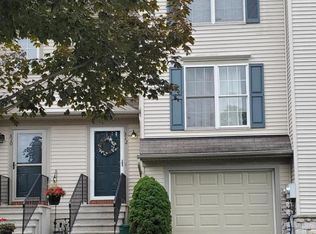 312 Banyan Circle Dr, Lancaster, PA