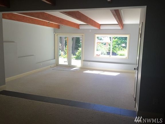 5th image of 15837 SE 12th Pl