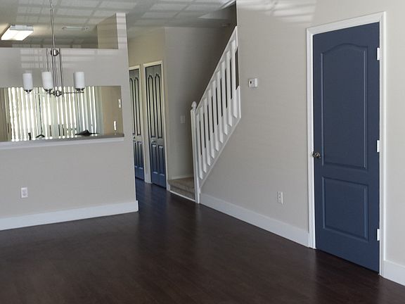 Living area/Dining