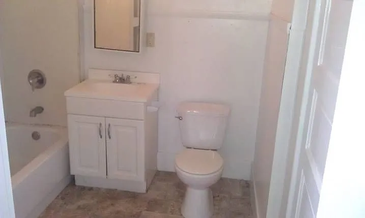 115 Barnett St NE photo 1