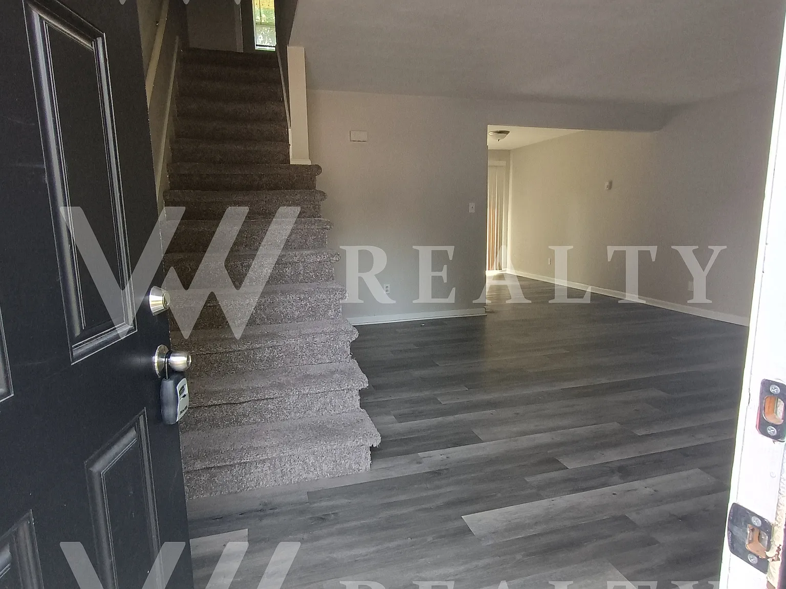 2 bed, 1.5 bath, 900 sqft, $1,025 — Photo 4