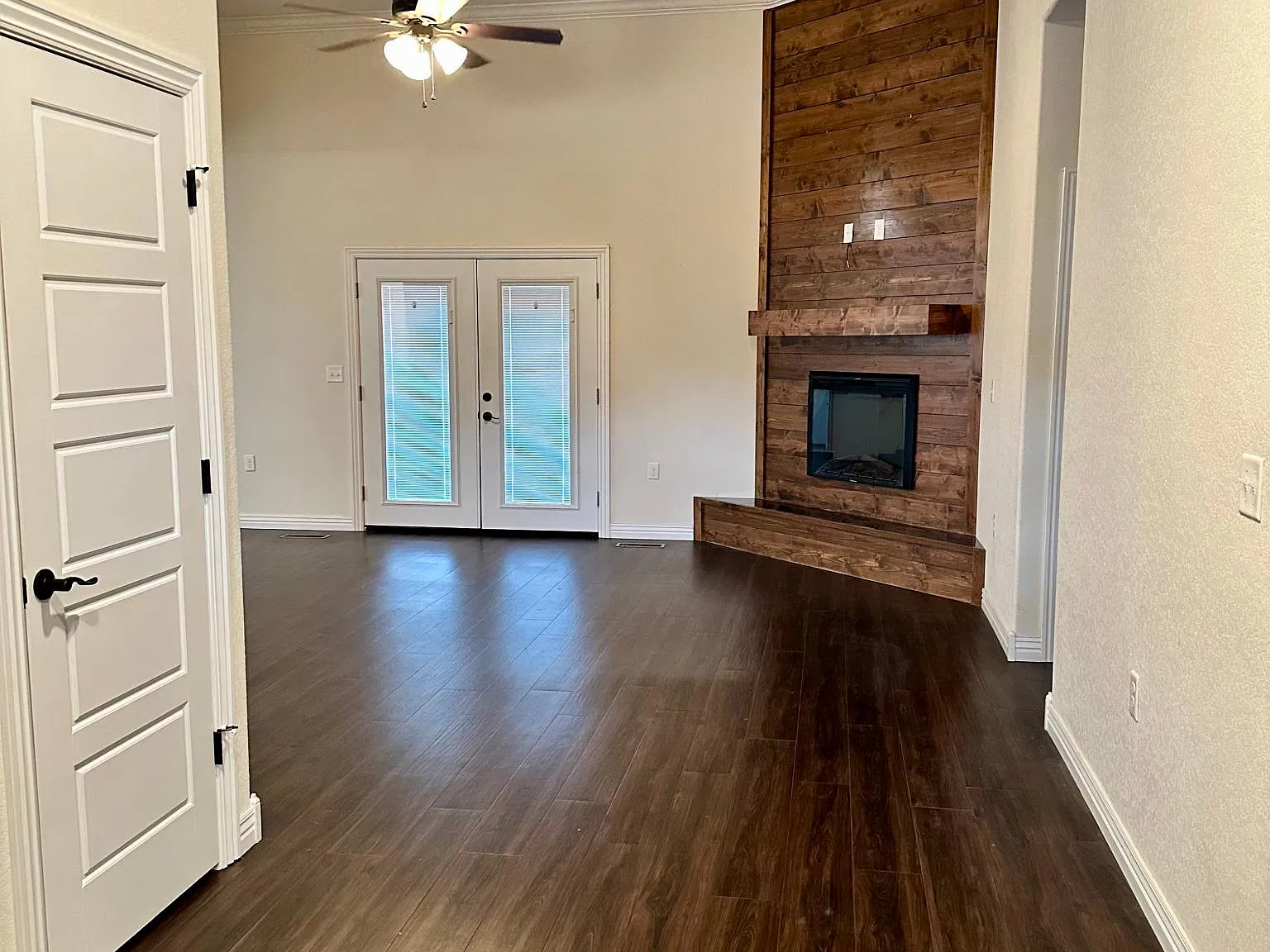 1060 Infantry Ln — Photo 2