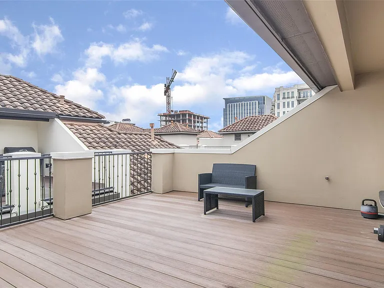 2419 Brazoria St #C — Photo 25