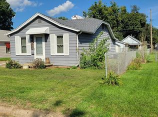 1404 S 7th St, Pekin, IL 61554