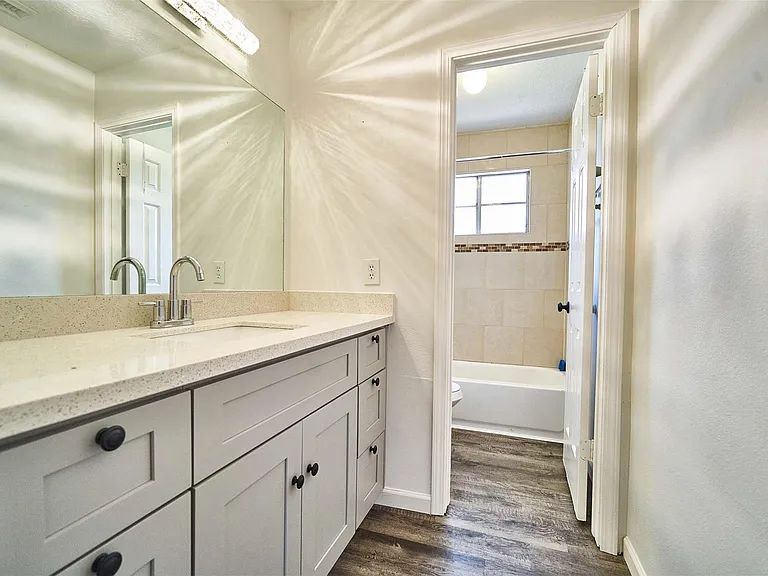 11011 Landsbury Ct — Photo 29