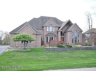 1st image of 221 Lynwood Dr
