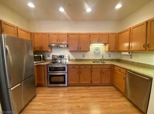 9110 Richmond Rd #110, West Milford, NJ 07480