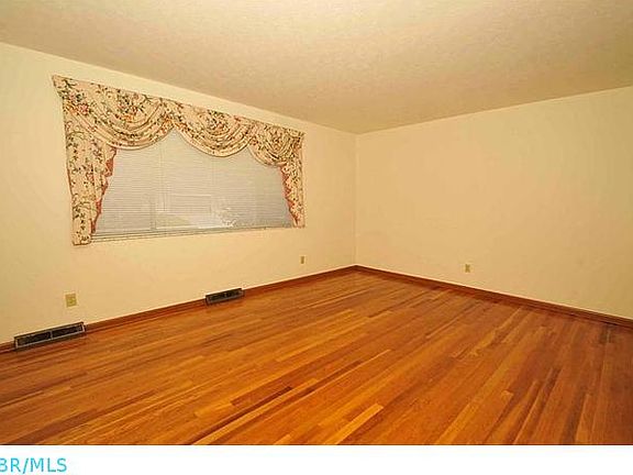 4th image of 1645 Penworth Dr